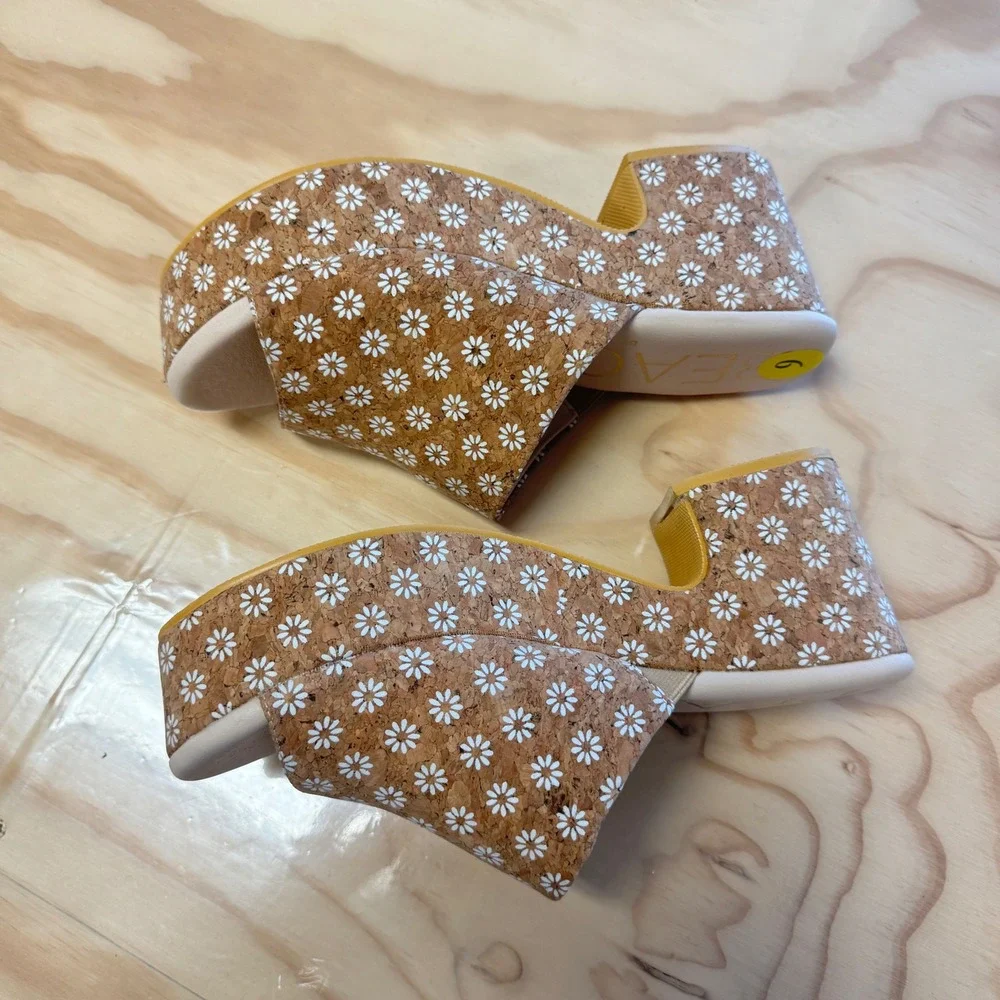 Beach by Matisse Terry Daisy Cork Platform Slide Sandals Womens 9M Brown White